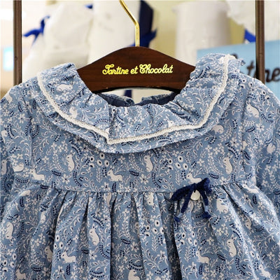 Conjunto de Dos Piezas: Cardigan y Vestido Floral con Cuello Volante para Niña - Image 12