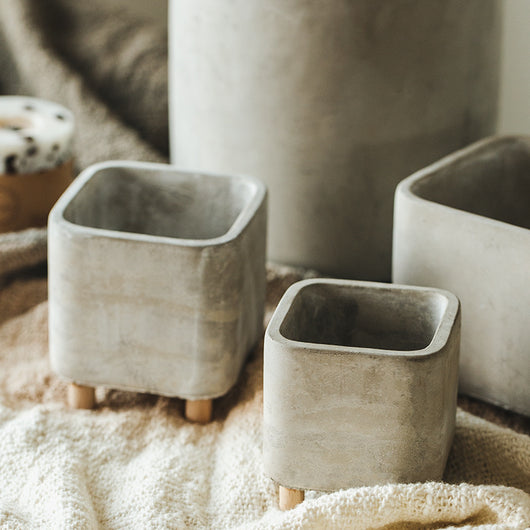 Maceta de Cemento Elevada con Patas para Escritorio - Image 9