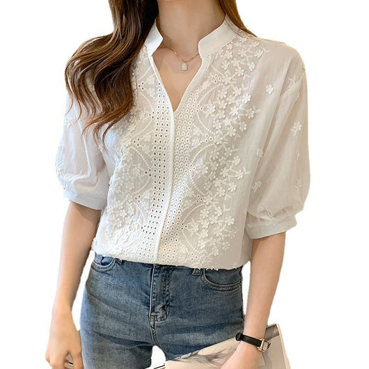 Blusa Blanca Elegante con Cuello V, Encaje Jacquard y Mangas Abullonadas - Image 2