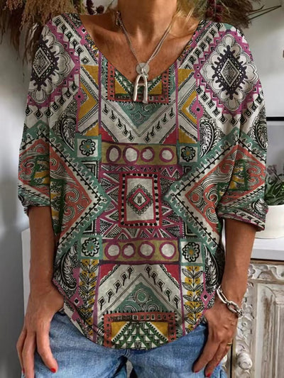 Blusa Suelta con Estampado Geométrico y Cuello en V - Image 7