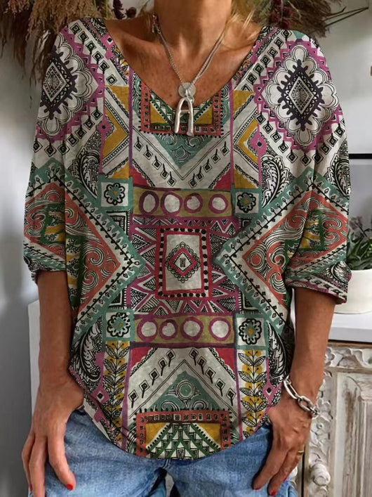 Blusa Suelta con Estampado Geométrico y Cuello en V - Image 7