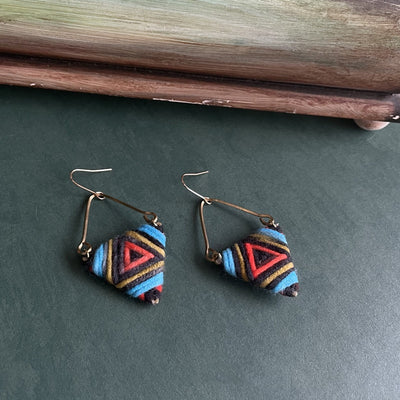 Aretes de Diseñador Contraste de Colores - Clips Auditivos Nicho Lujo - Image 7
