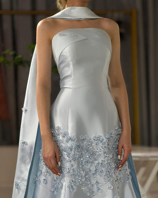 Vestido de Fiesta Elegante con Corpiño de Satén y Chal Largo Tostado - Image 11