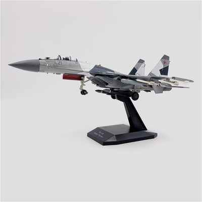 Modelo Coleccionable Caza Su-35 con Camuflaje Geométrico - Image 3