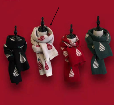 Bufanda Navideña de Punto Rojo - Cálida y Versátil para Todos - Image 15