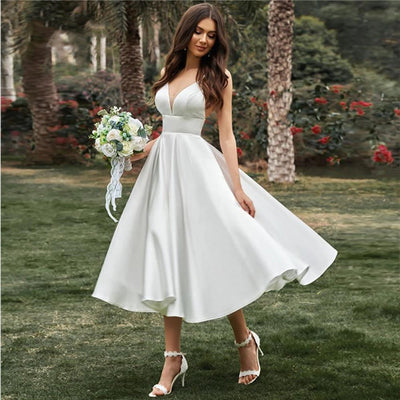 Vestido Largo Fino con Tirantes y Escote V - Diseño Minimalista - Image 3