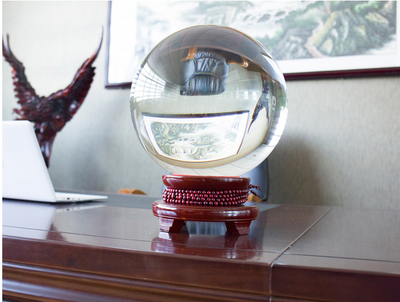 Bola de Cristal con Base de Madera - Image 12