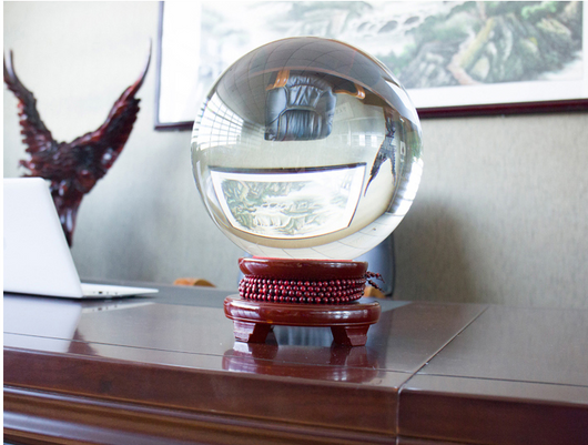 Bola de Cristal con Base de Madera - Image 12