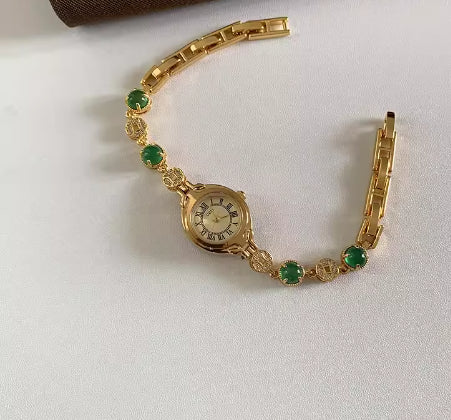 Reloj de Cuarzo Esmeralda con Diseño Exclusivo - Image 3