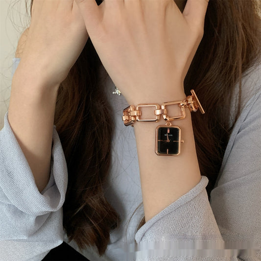 Reloj de Pulsera Retro con Cadena de Acero y Diseño de Dije Cuadrado - Image 8
