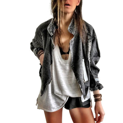 Chaqueta Suelta con Mangas Murciélago y Detalles de Cuentas Impresas en Negro - Image 9