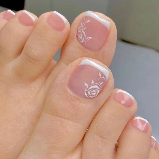 Diseño de Uñas Francés Blanco para Verano - Image 2