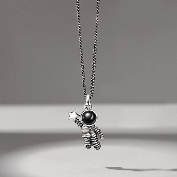 Collar Astronauta Creativo con Cadena de Clavícula