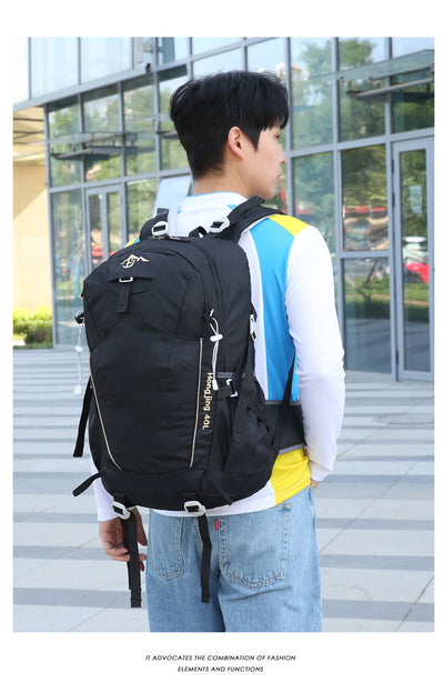 Mochila de Senderismo Impermeable para Hombre con Capacidad Deportiva - Image 23