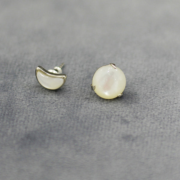 Aretes Sol y Luna - Diseño Delicado y Compacto