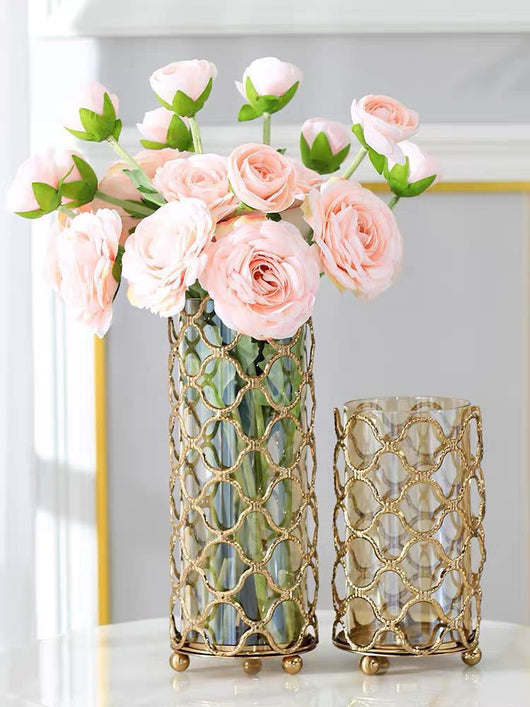Jarrón de Cristal Calado con Detalles Dorados y Soporte Metálico - Image 8