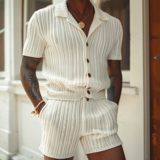 Conjunto Casual con Patrón Vertical - Camisa Slim con Solapa y Shorts