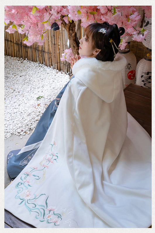 Capa Hanfu Bordada para Mujer con Forro Polar Largo - Image 7