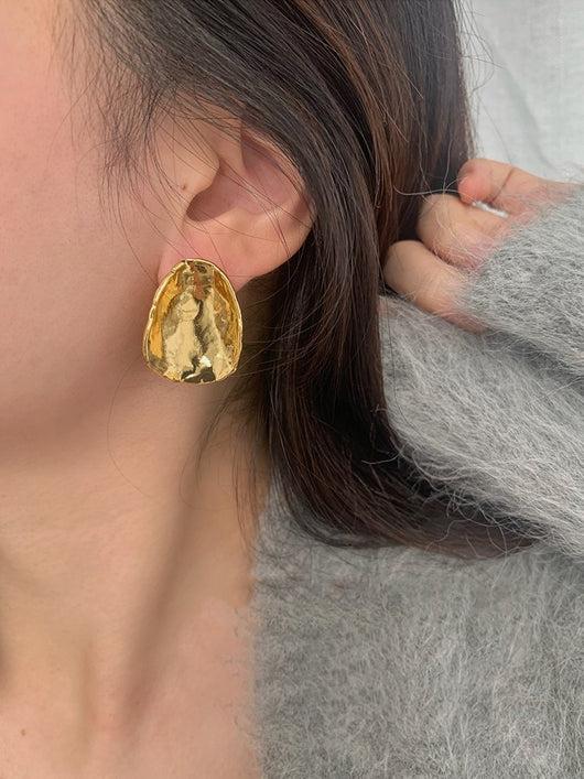 Aretes Asimétricos con Diseño Facial Irregular - Image 2