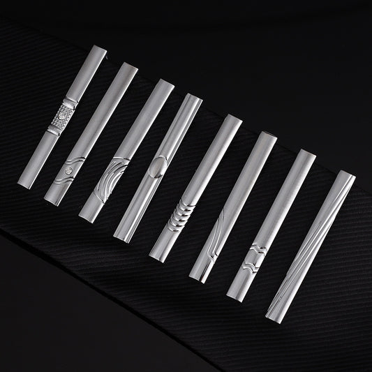 Clip para Corbata Plateado Minimalista - Elegancia Formal para Hombre