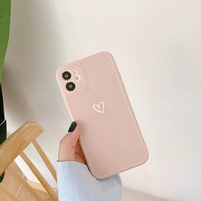 Funda para teléfono pintada a mano con diseño de amor - Image 4