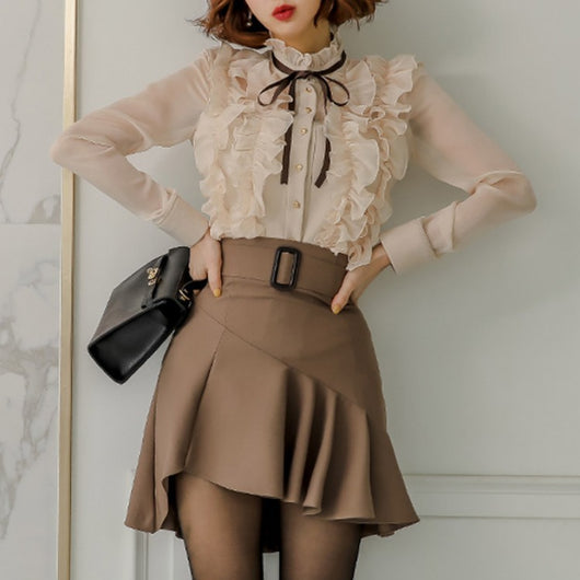 Conjunto Elegante Dos Piezas: Blusa de Encaje Cuello Alto con Falda Volantes - Image 8