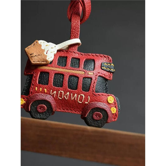 Adornos Artesanales para Bolsos de Diseño - Image 2