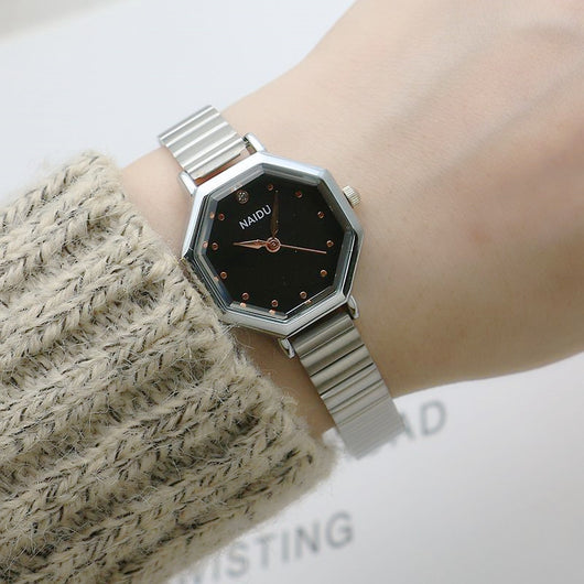 Reloj para Mujer con Malla Tejida Ajustada - Image 6
