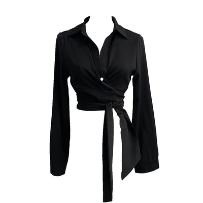 Blusa Crop Top Negra con Lazo, Cuello en V y Ajuste Slim - Image 3