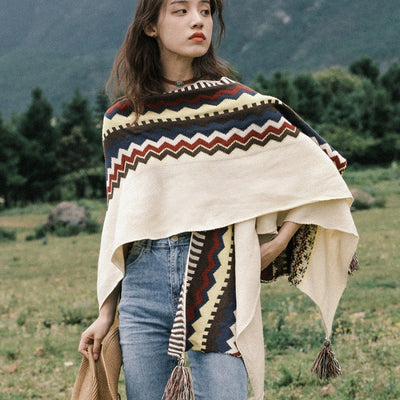 Capa Boho con Borlas - Bufanda Tejida Cálida y Elegante - Image 7