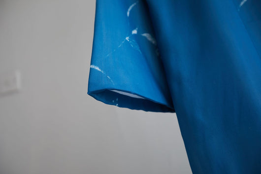 Bata Hanfu Azul Mejorada para Hombre con Cuello Mao y Mangas Largas - Image 6