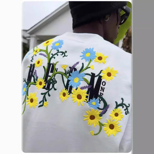 Playera Estival para Hombre con Bordado de Flores - Image 5