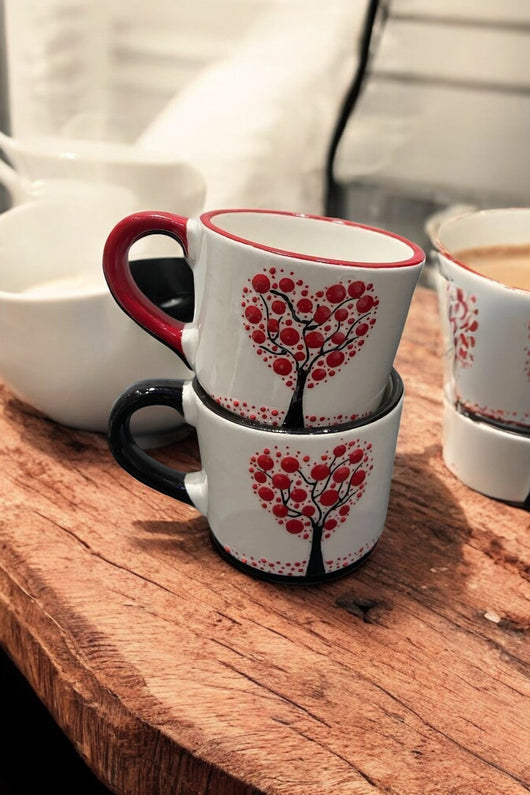 Juego de 2 Tazas de Cerámica Artesanal con Diseño de Árbol y Corazón en Relieve - Image 2