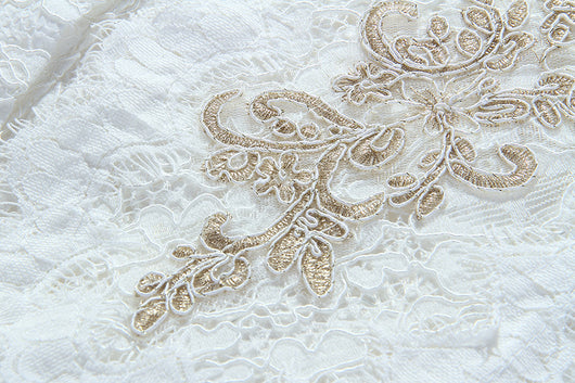 Traje de Encaje Blanco Elegante para Mujer - Image 7