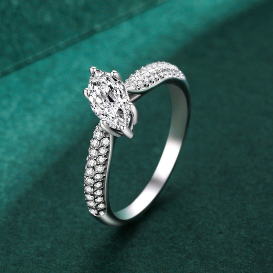 Anillo de Diamante en Plata 925 Estilo Lujo Minimalista