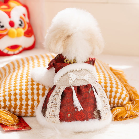 Elegante Qipao Festivo para Mascotas - Vestido Rojo Año Nuevo Chino con Encaje y Pelaje Sintético - Image 24