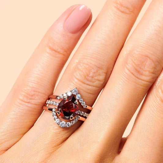 Anillo de Plata Esterlina con Zirconia en Tres Niveles y Detalles en Oro Rosado