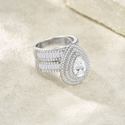 Anillo de Dos Capas con Moissanita en Forma de Pera - Conjunto Completo Incrustado