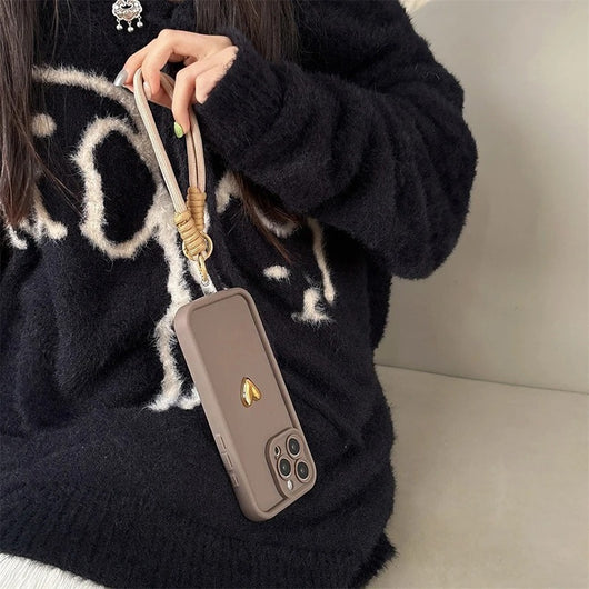 Funda de Silicona para Celular con Diseño de Corazón y Cordón Dorado - Image 11