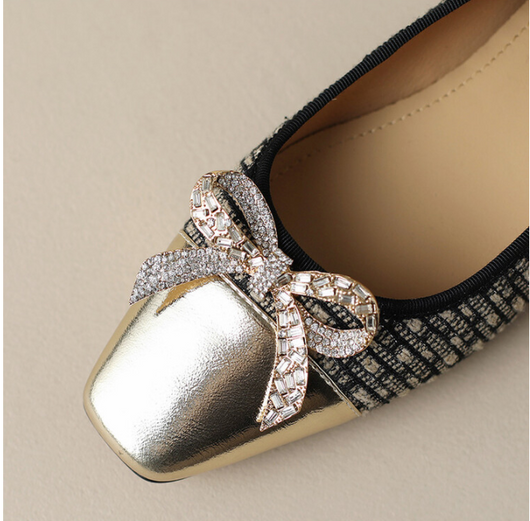 Zapatos Laborales Negros para Mujer con Tacón Grueso y Moño - Image 9