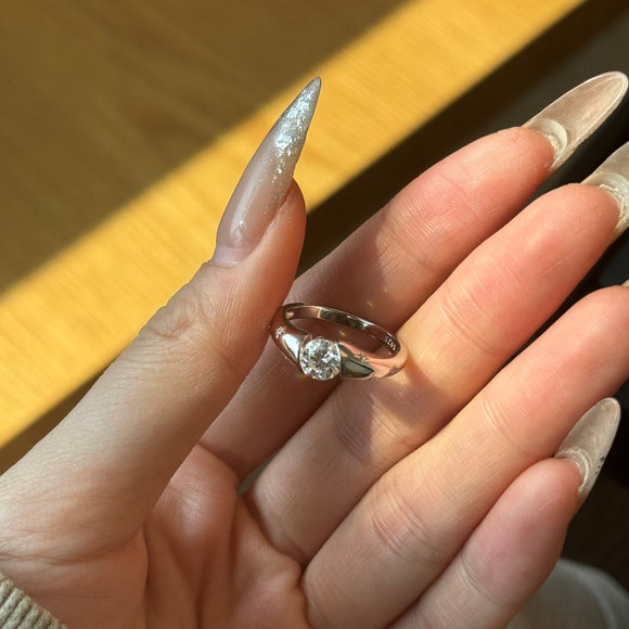 Anillo de Estilo Chino Brillante con Detalles Ornamentales para Mujer