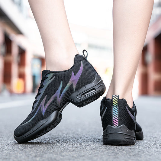 Tenis Deportivos para Mujer con Malla Reflectante y Tecnología Láser - Image 2