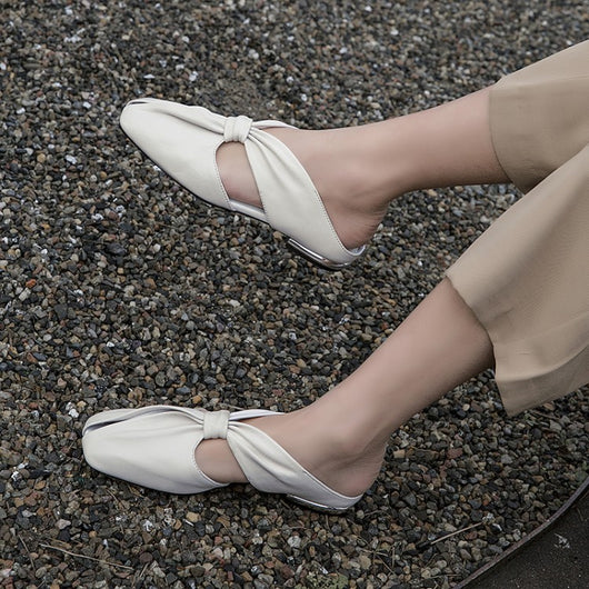 Sandalias y Pantuflas de Cuero de Oveja Blanco Crudo - Image 4