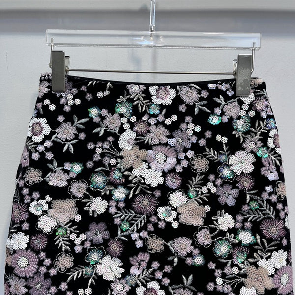 Vestido Corto con Bordado de Lentejuelas y Short Interior Diseño Nicho