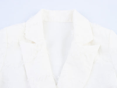 Abrigo de Mujer con Textura de Borlas Elegante - Image 6