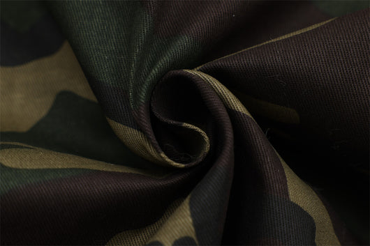 Abrigo Hoodie de Terciopelo con Bordado de Letras y Patrón Camuflaje - Image 15