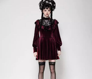 Vestido Gothic Elegancia en Terciopelo Rojo Oscuro - Image 11