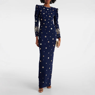 Vestido Largo Slim con Pedrería y Detalles de Alta Costura