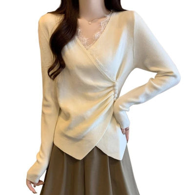 Blusa Manga Larga con Encaje Irregular y Escote en V - Image 5