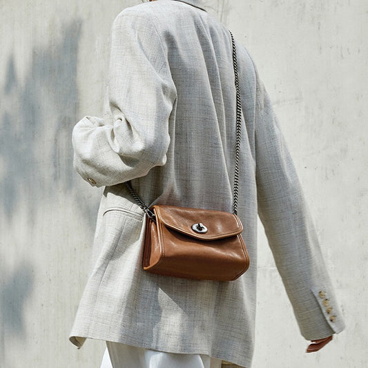 Bolso Mensajero de Cuero con Cadena para Mujer
